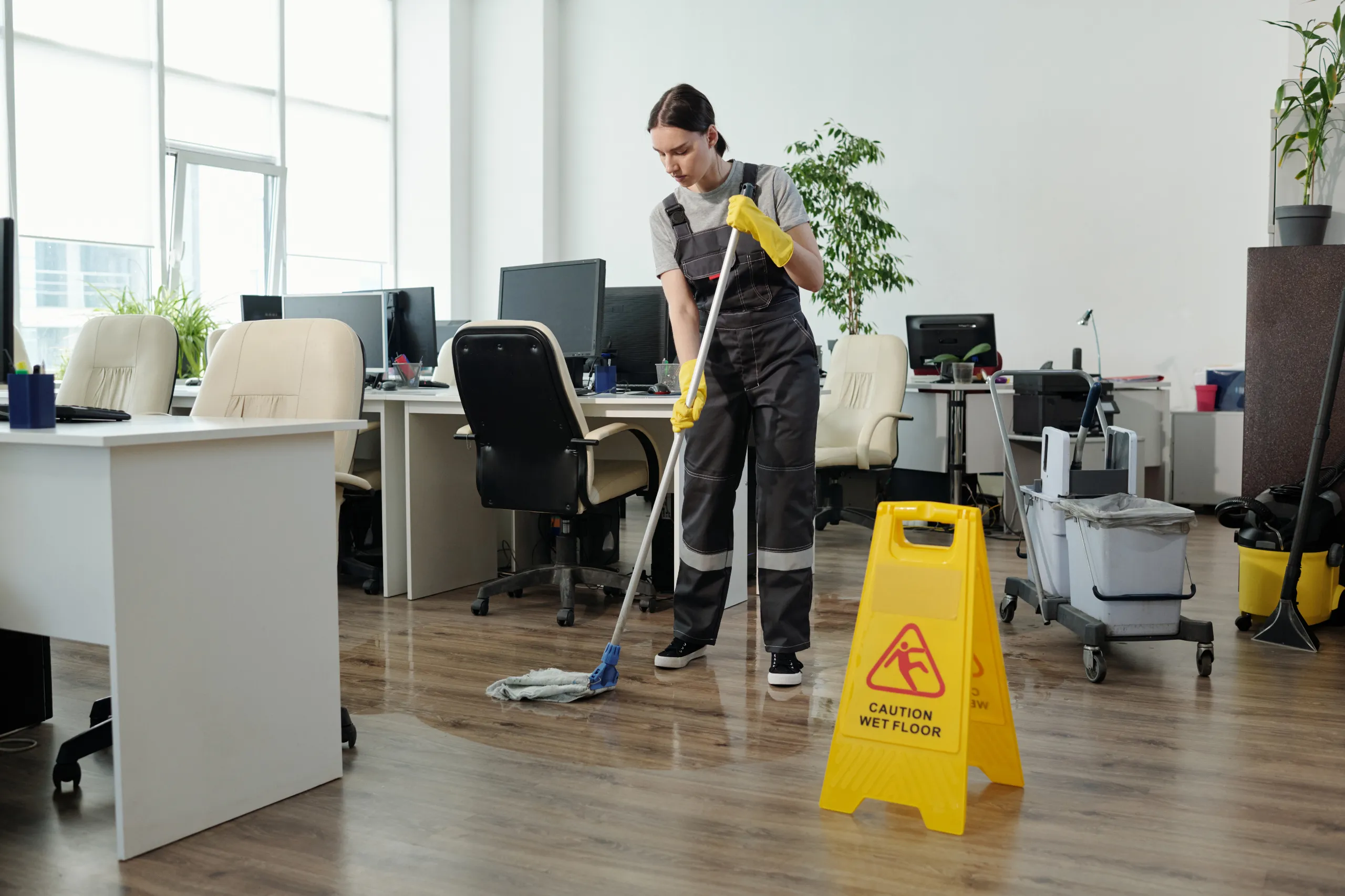 Büroreinigung durch KM Hausmeisterservice